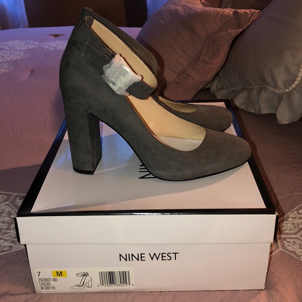 Heels - Picture 3 of 3
